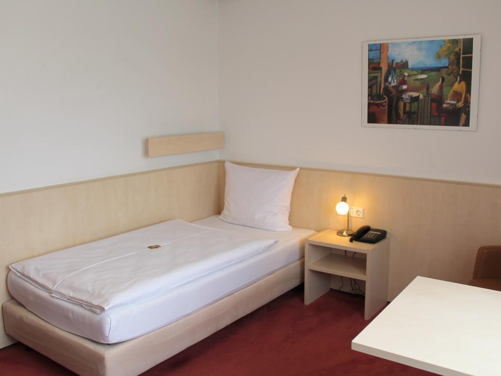 Hotel Am Bad Esslingen am Neckar Exterior foto