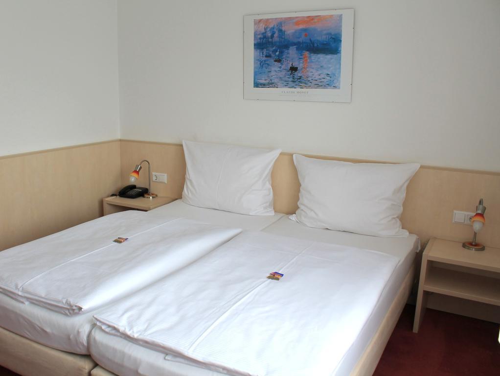 Hotel Am Bad Esslingen am Neckar Exterior foto